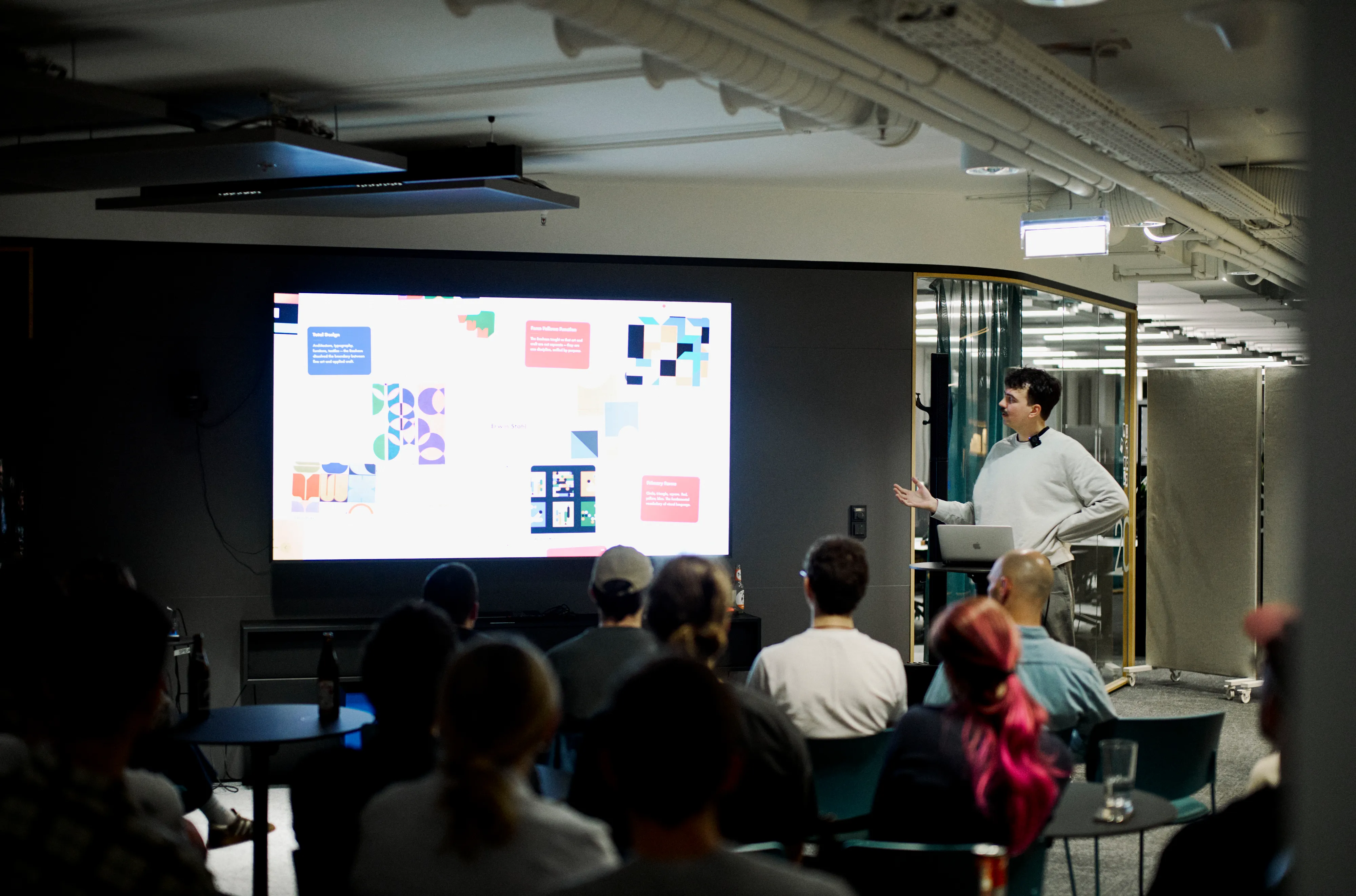 Ermeen on stage presenting his small experiments